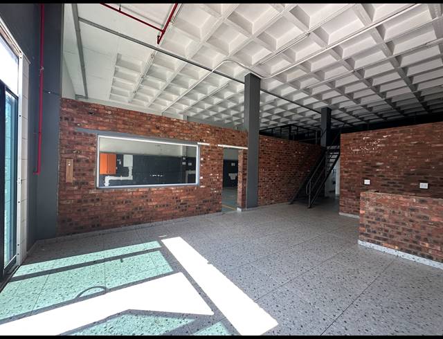 200M² WAREHOUSE TO LET IN HIGHVELD
